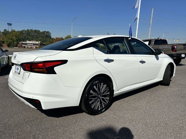 Used 2025 Nissan Altima 2.5 SV FWD image 6