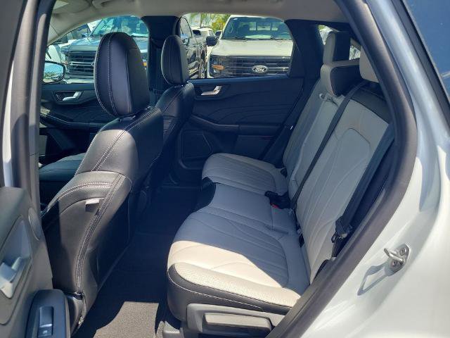 Certified 2025 Ford Escape SE w/ PHEV Premium Package FWD image 12