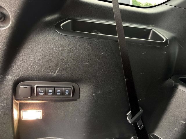 Certified 2018 Ford Explorer Limited AWD/4WD image 19