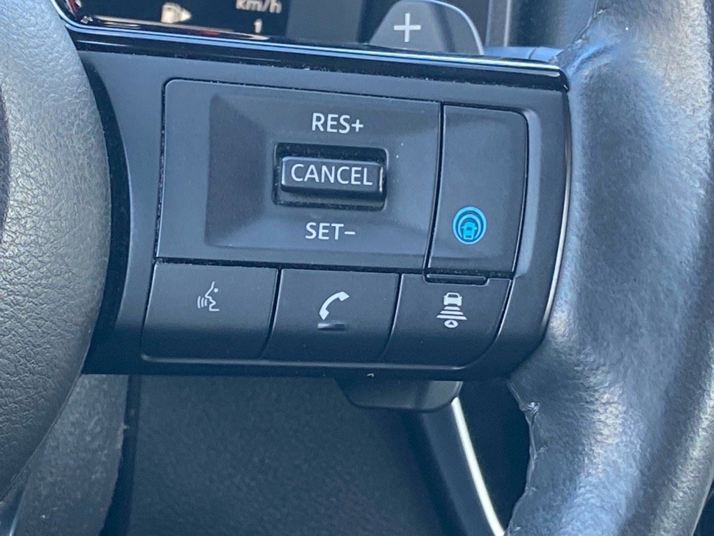 Used 2021 Nissan Rogue Platinum image 7