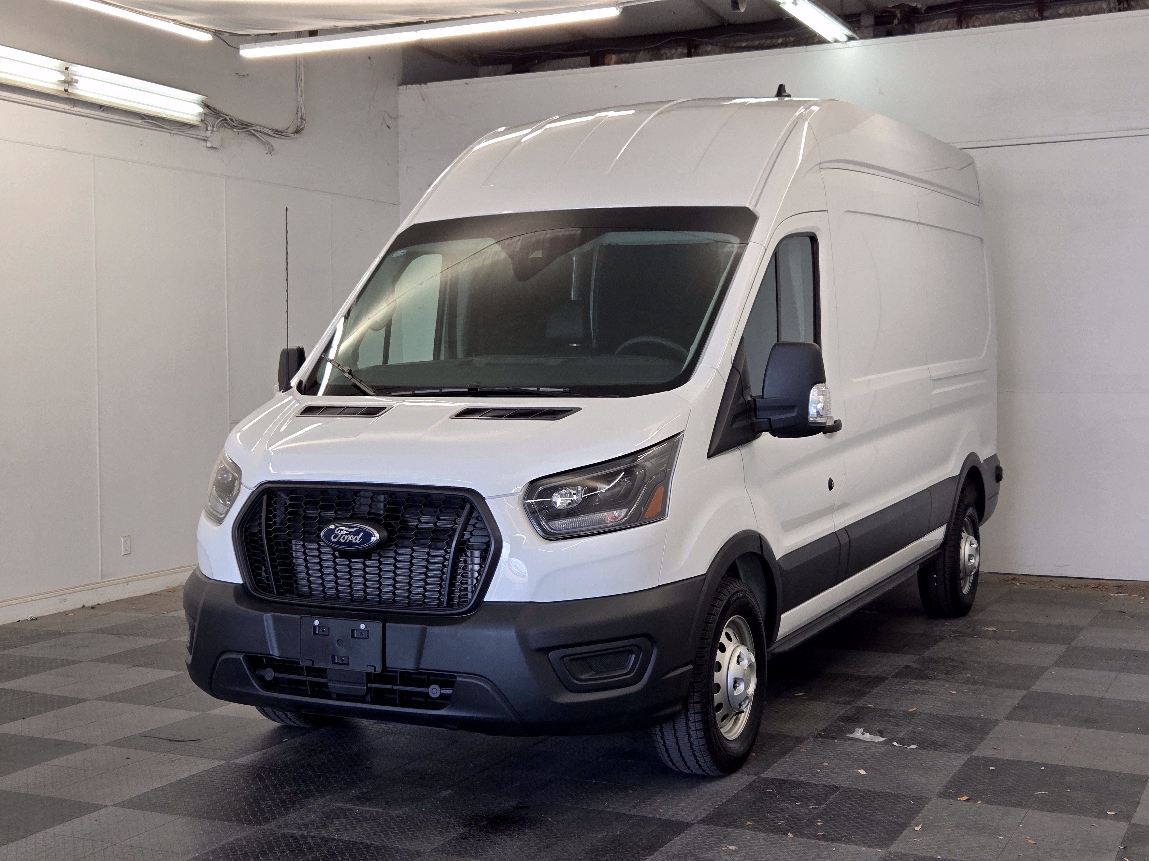 Certified 2025 Ford Transit 350 148 High Roof AWD w/ Load Area Protection Package image 4