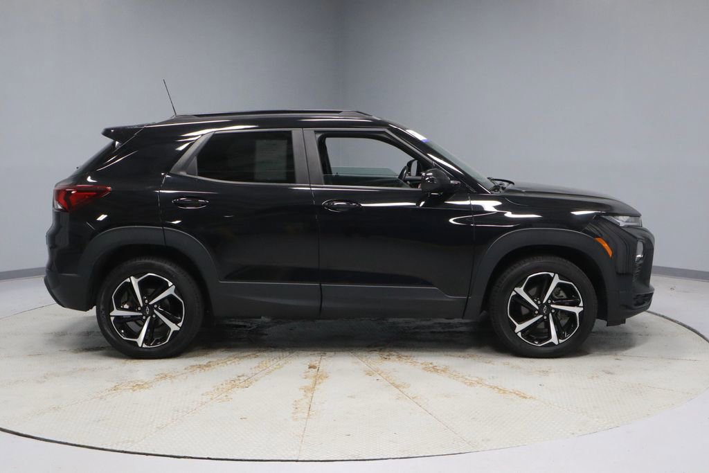 Used 2022 Chevrolet TrailBlazer RS w/ Sun and Liftgate Package AWD/4WD image 12