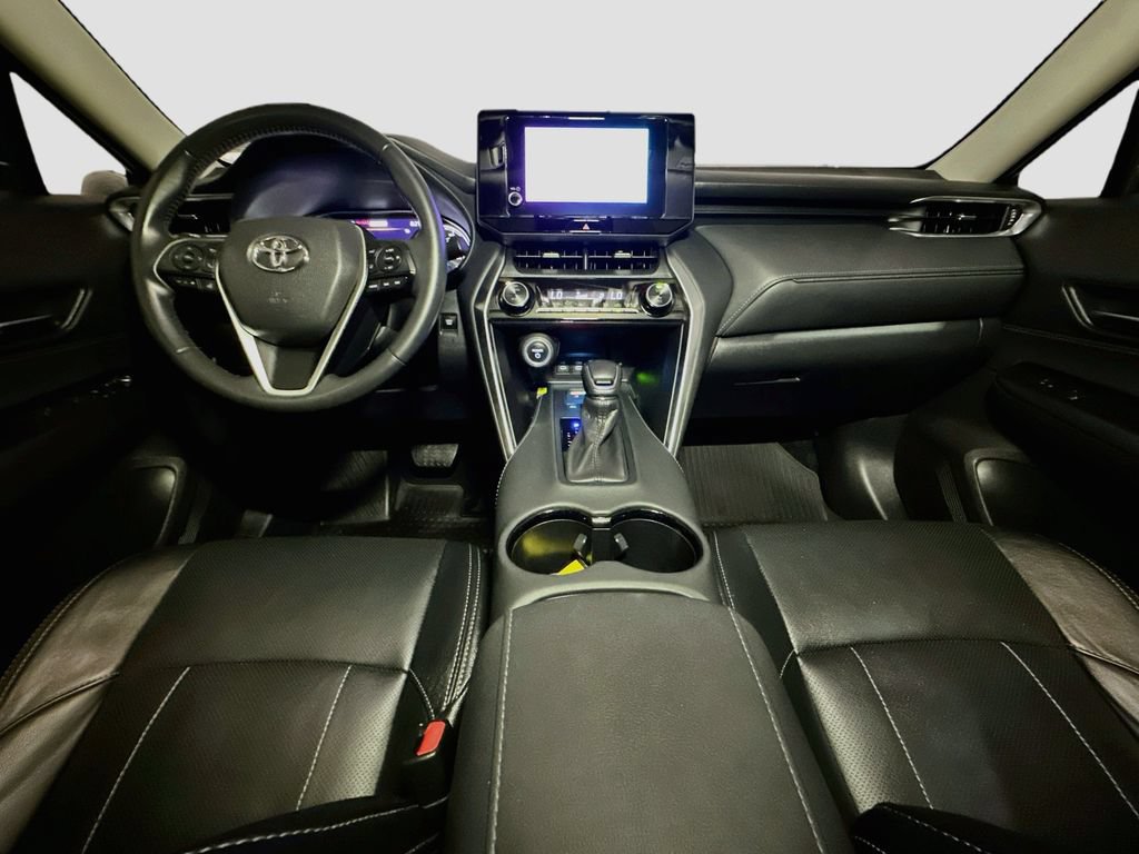 Used 2023 Toyota Venza LE AWD/4WD image 12