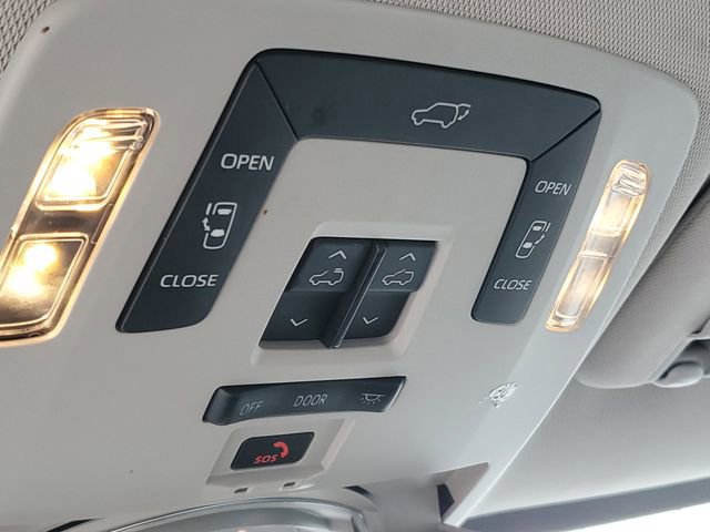 Used 2023 Toyota Sienna XLE image 23