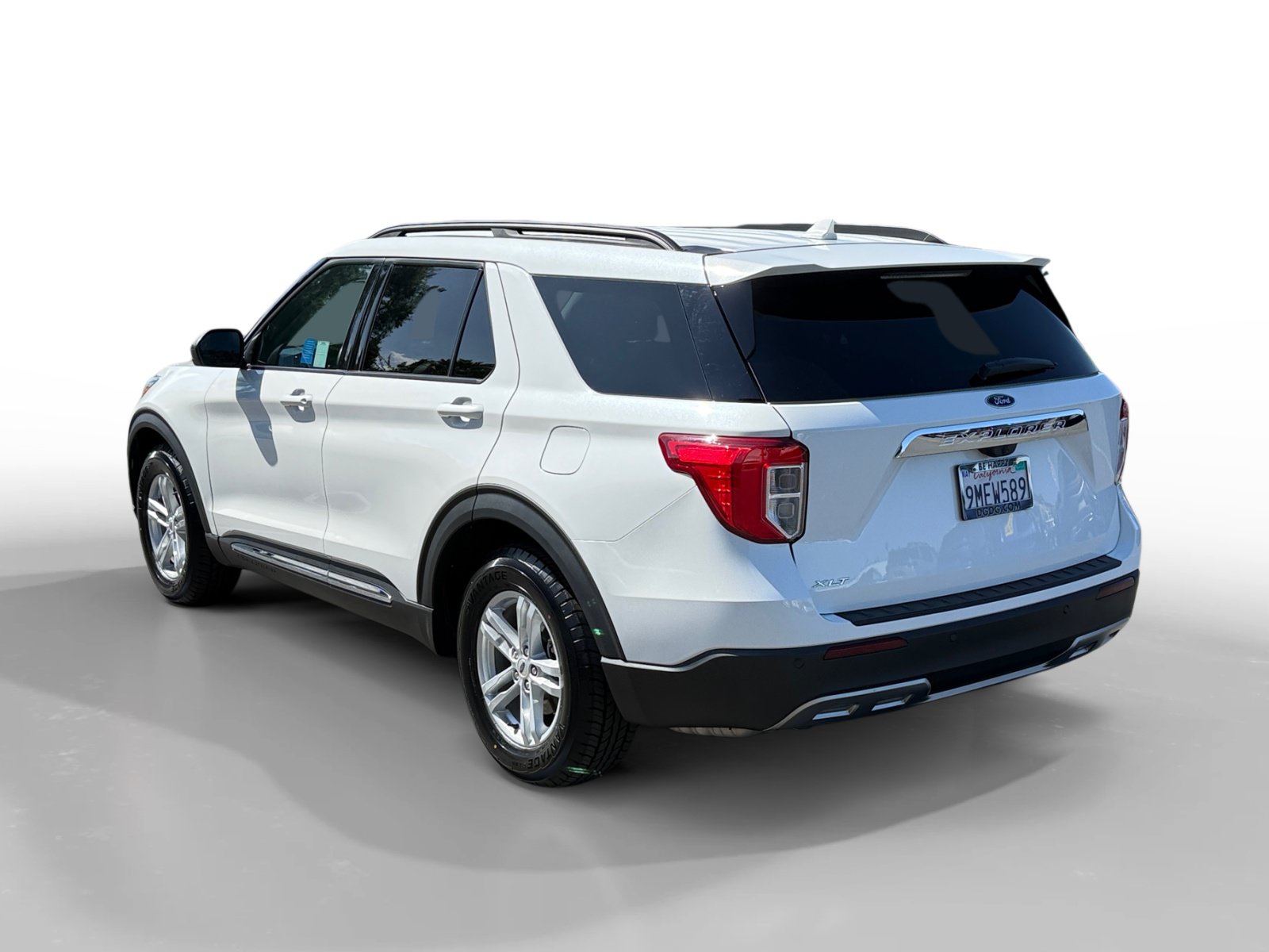 Certified 2023 Ford Explorer XLT w/ Equipment Group 202A RWD image 3