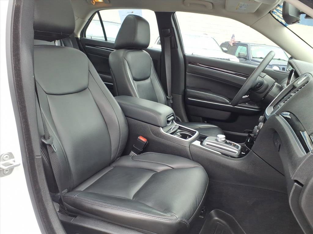 Used 2023 Chrysler 300 Touring L w/ Popular Equipment Group image 11