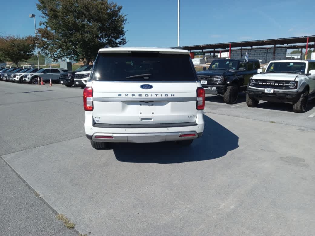 Certified 2024 Ford Expedition Max XLT AWD/4WD image 6