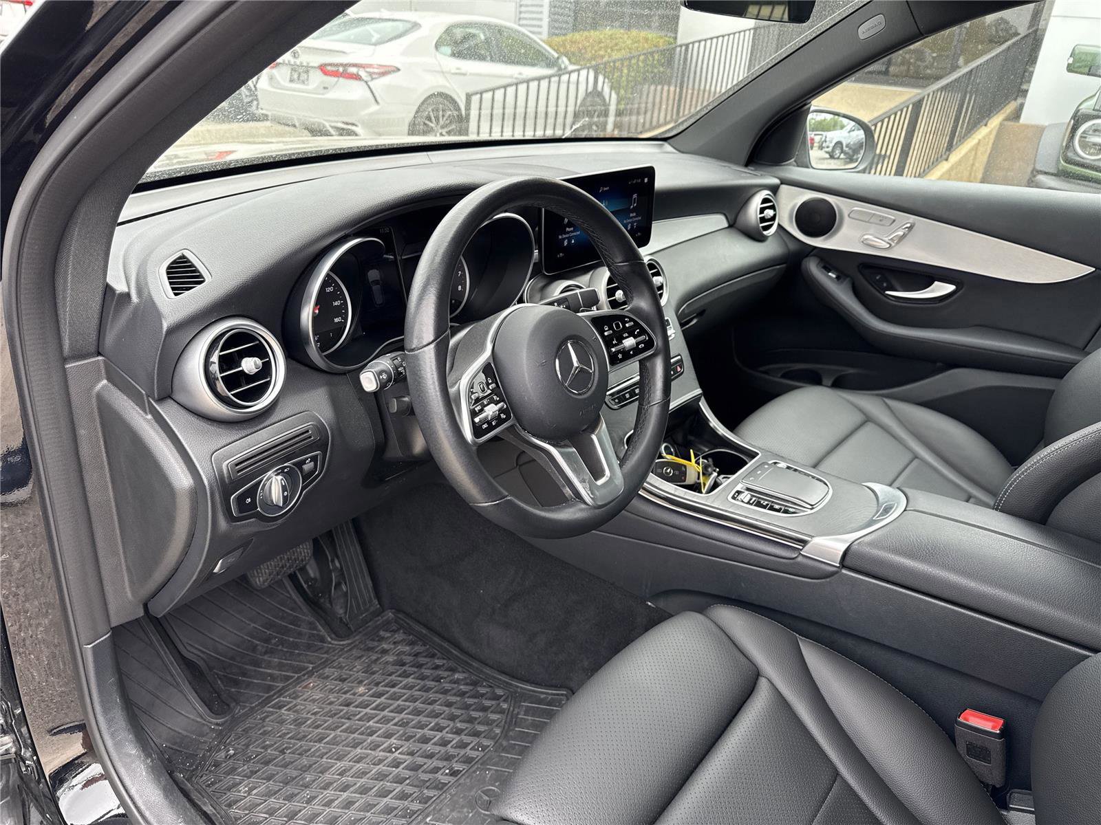 Used 2021 Mercedes-Benz GLC 300 image 25
