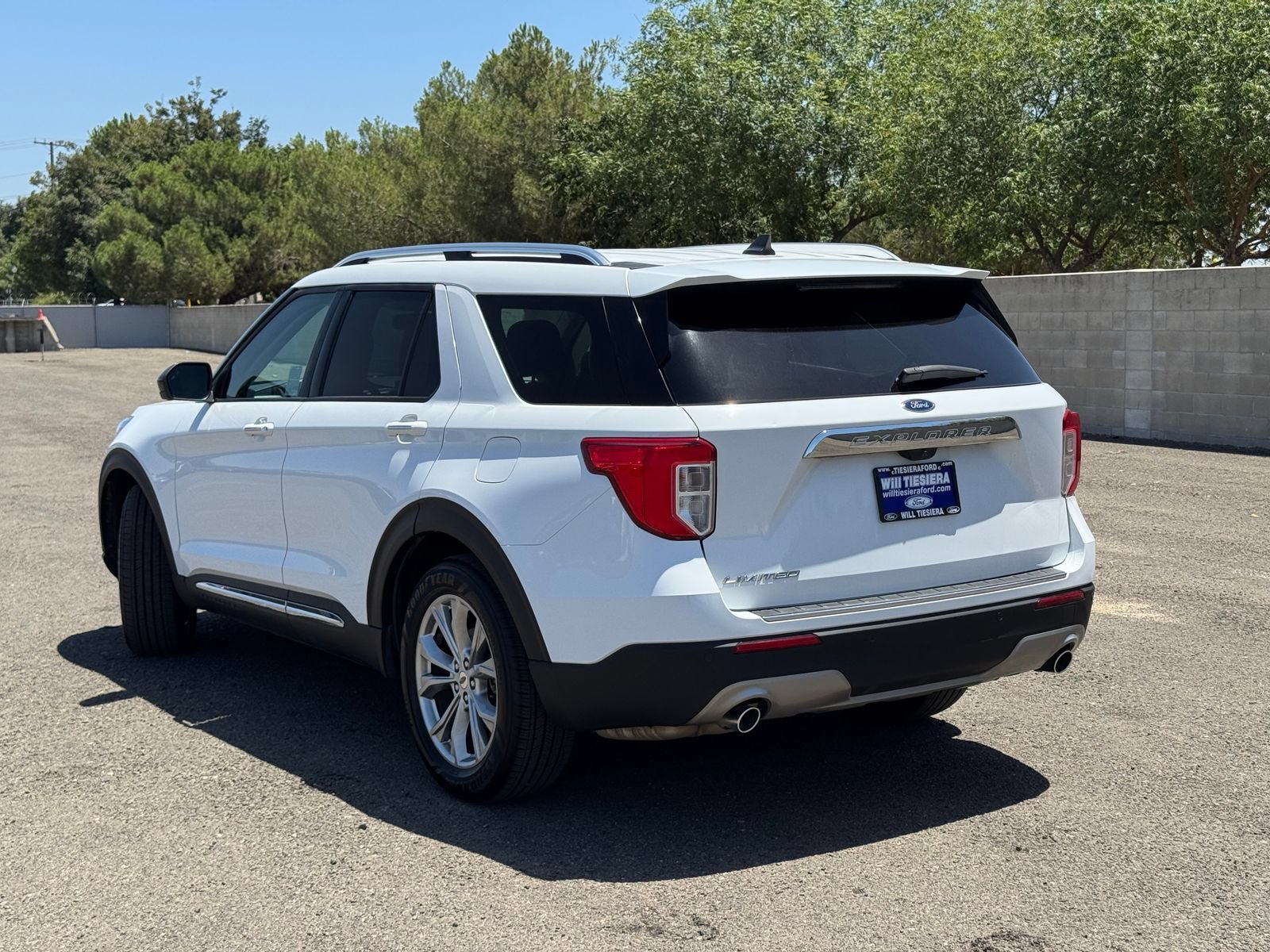 Certified 2023 Ford Explorer Limited RWD image 9