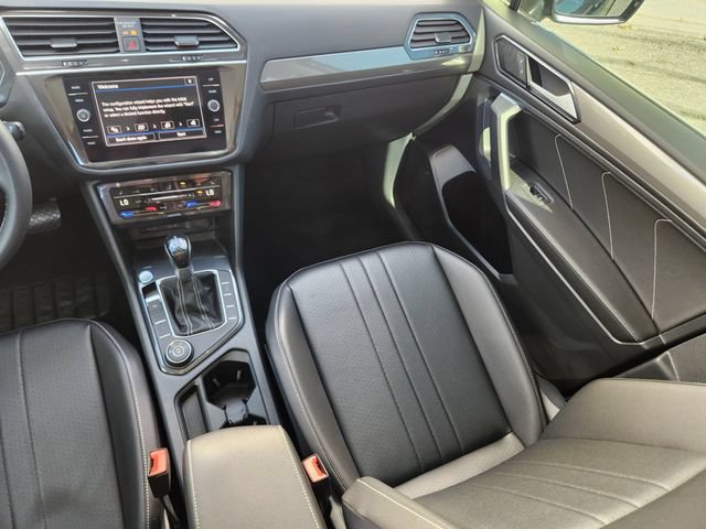 Used 2022 Volkswagen Tiguan SE AWD/4WD image 13