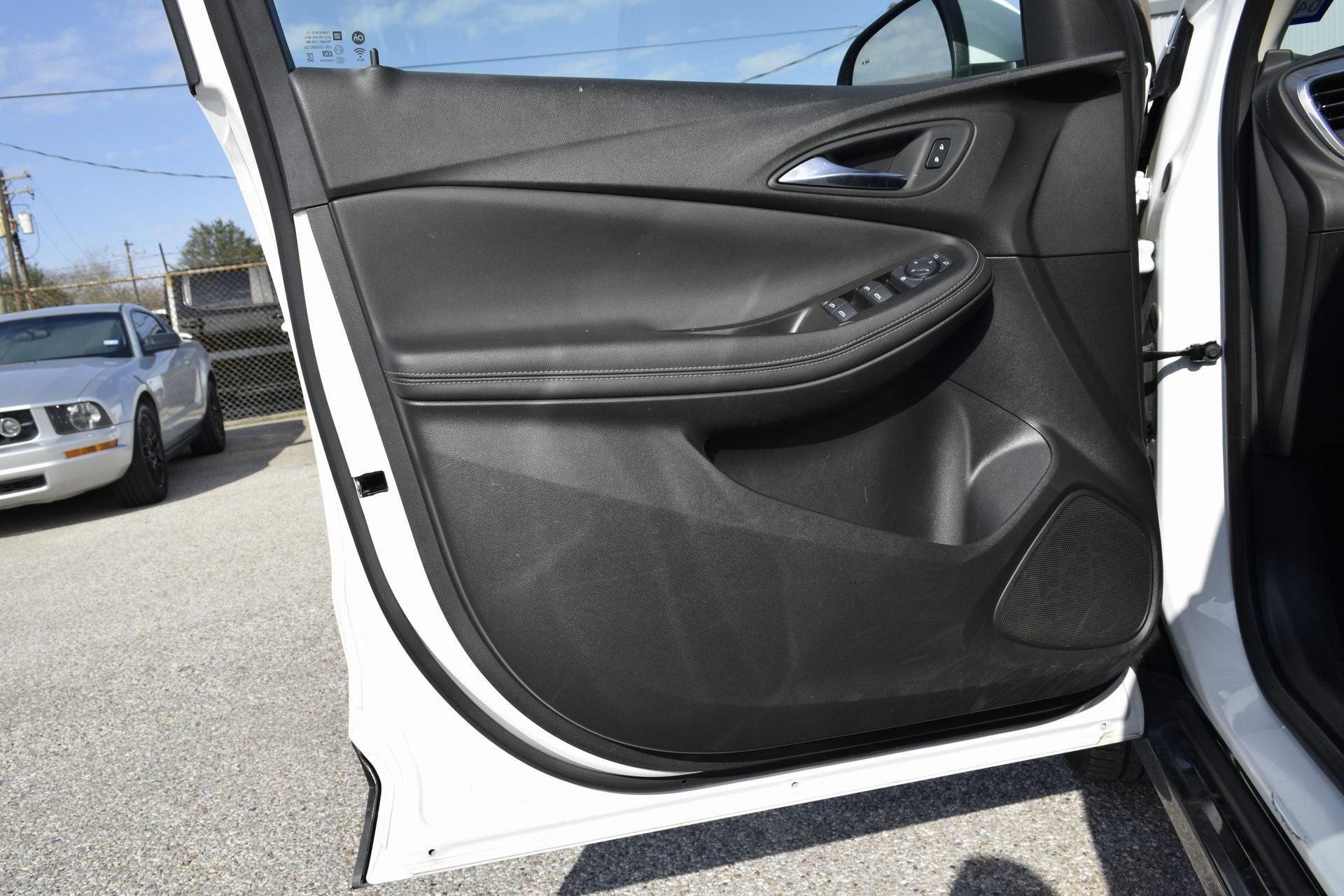 Used 2024 Buick Encore GX Sport Touring image 19