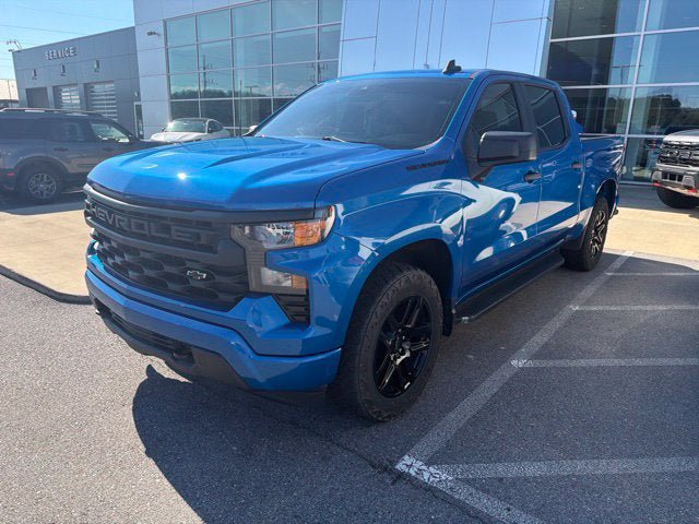 Used 2022 Chevrolet Silverado 1500 Custom w/ LPO, Dark Essentials Package AWD/4WD image 4