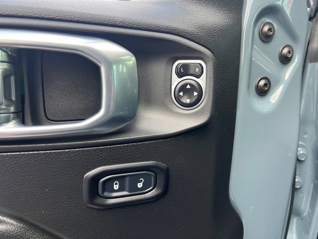 Used 2026 Jeep Wrangler Sport AWD/4WD image 12