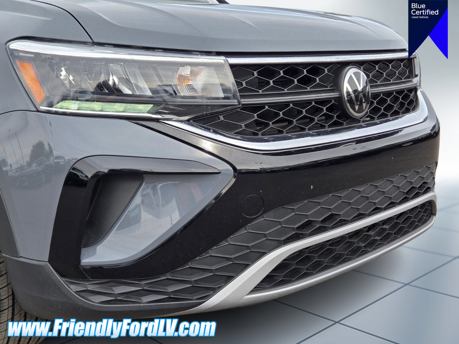 Used 2023 Volkswagen Taos SE w/ Panoramic Sunroof Package FWD image 6