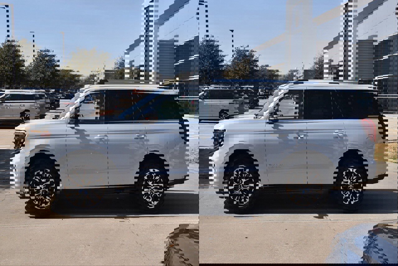 Certified 2025 Ford Expedition Platinum image 5