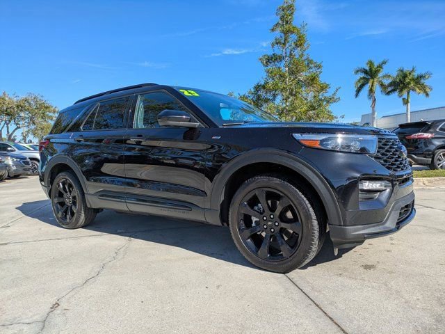 Certified 2023 Ford Explorer ST-Line w/ Class IV Trailer Tow Package image 7