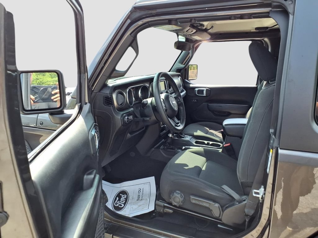 Used 2019 Jeep Wrangler Sport AWD/4WD image 28