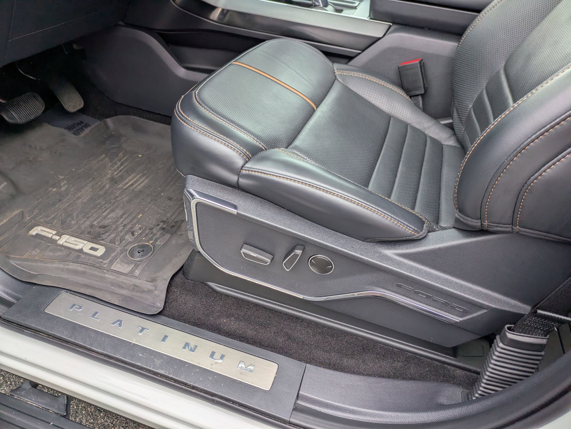 Certified 2023 Ford F150 Platinum w/ Equipment Group 701A High image 16