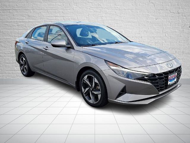 Used 2023 Hyundai Elantra SEL w/ Convenience Package FWD image 3