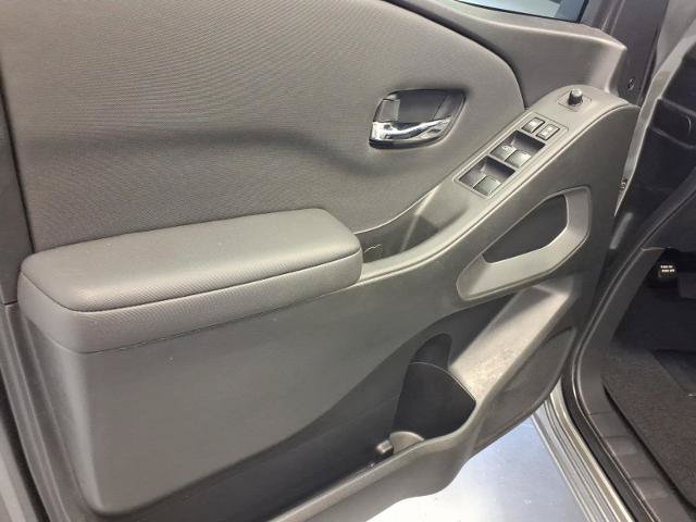 Used 2024 Nissan Frontier SV w/ Technology Package AWD/4WD image 11