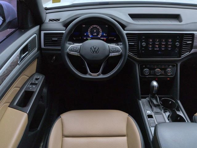 Used 2022 Volkswagen Atlas Cross Sport SE w/ Black Wheel Package FWD image 16