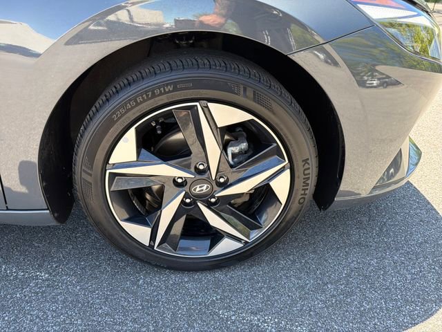 Used 2023 Hyundai Elantra SEL w/ Convenience Package FWD image 28