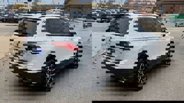 Used 2019 Volkswagen Tiguan SE image 9