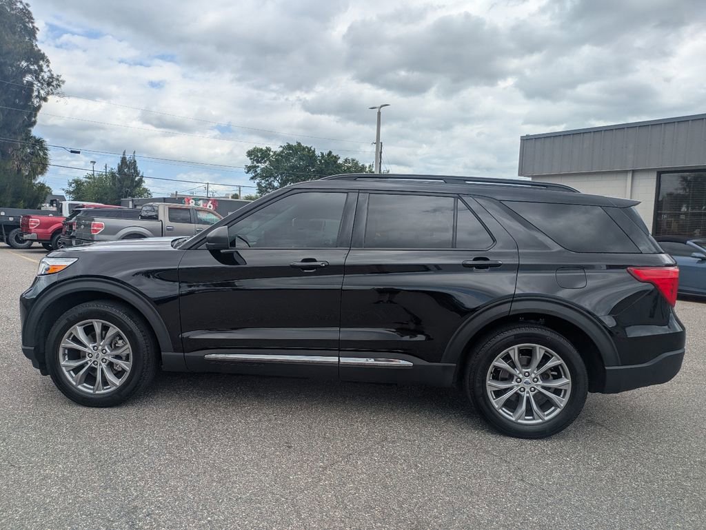 Certified 2023 Ford Explorer XLT w/ Equipment Group 202A AWD/4WD image 9