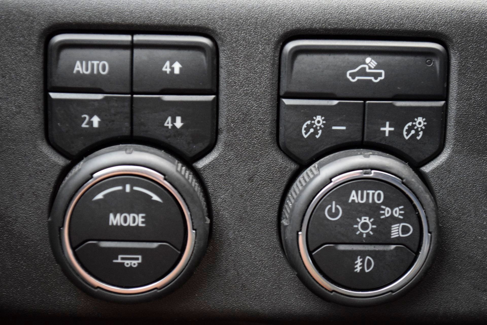 Used 2023 Chevrolet Silverado 1500 LT Trail Boss w/ Protection Package image 17