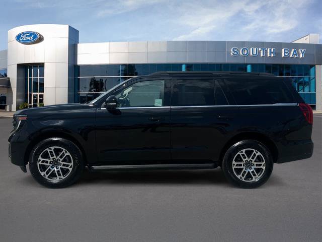 Certified 2025 Ford Expedition Active RWD image 2