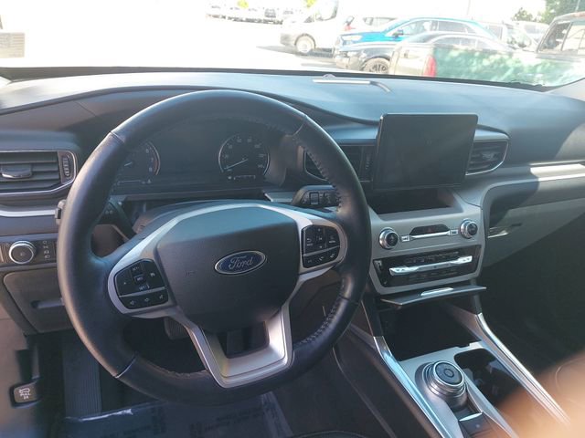 Certified 2022 Ford Explorer XLT w/ Equipment Group 202A AWD/4WD image 16
