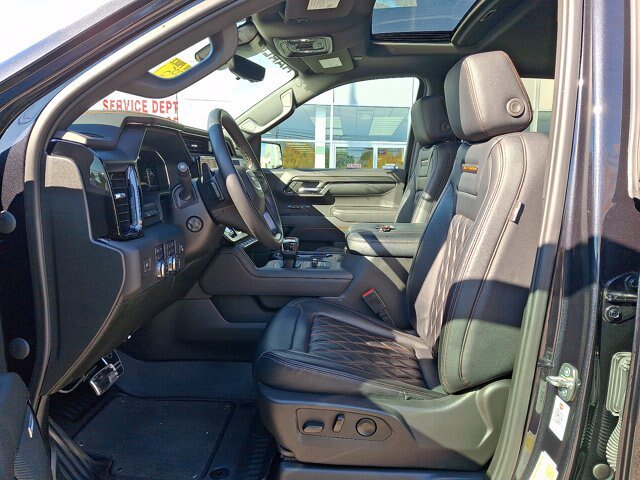 Used 2023 GMC Sierra 1500 AT4 w/ AT4 Premium Package AWD/4WD image 3