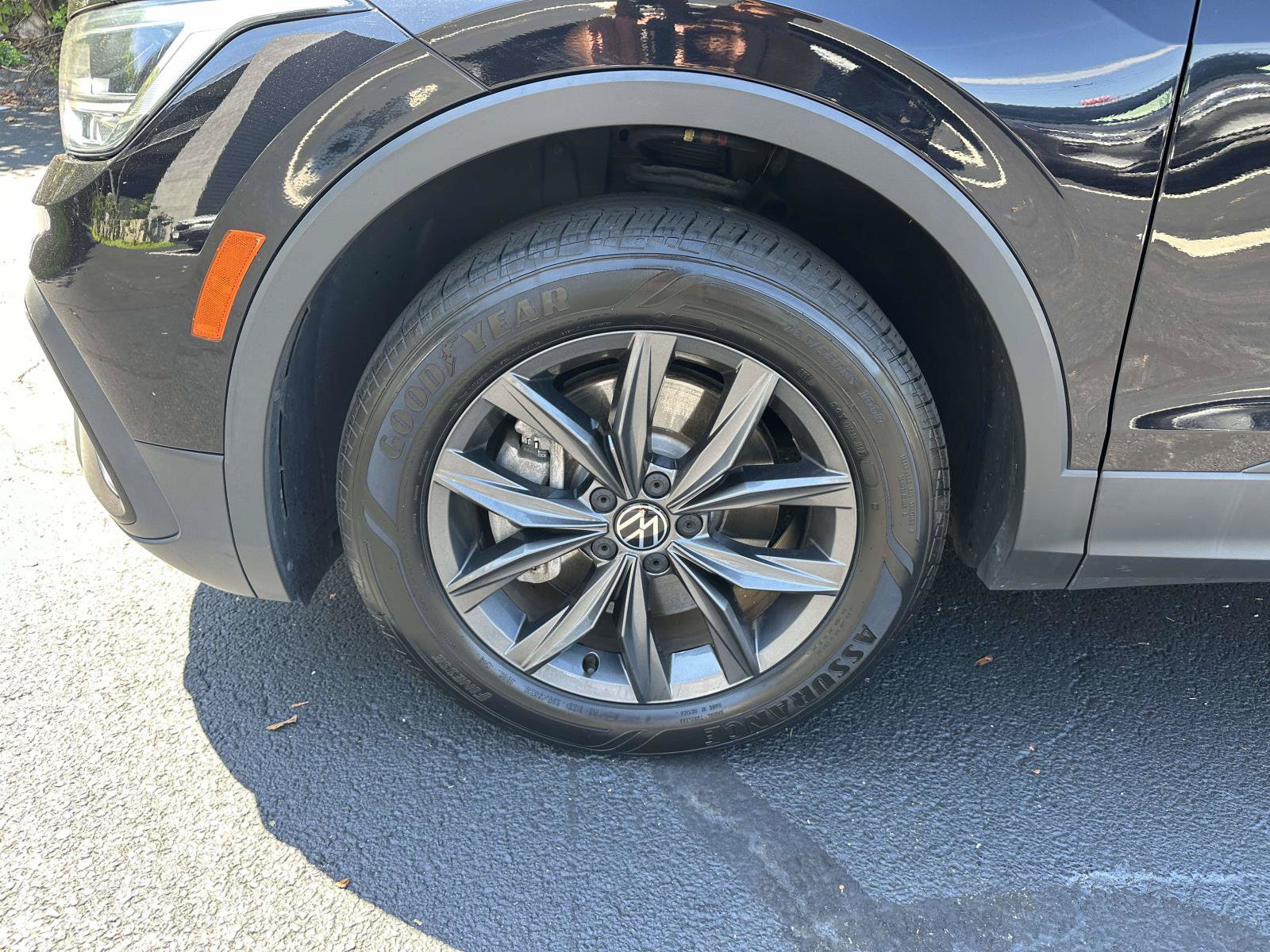 Used 2022 Volkswagen Tiguan SE AWD/4WD image 8