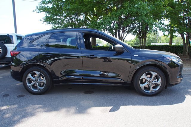 Certified 2023 Ford Escape ST-Line w/ Tech Pack #1 FWD image 6