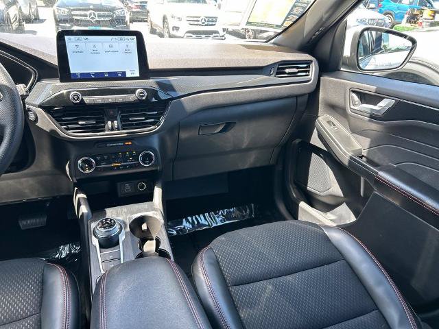 Certified 2025 Ford Escape ST-Line Select AWD/4WD image 12