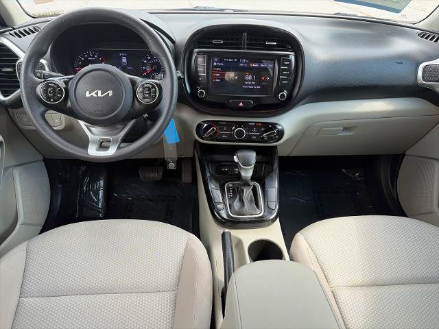 Used 2022 Kia Soul LX FWD image 6