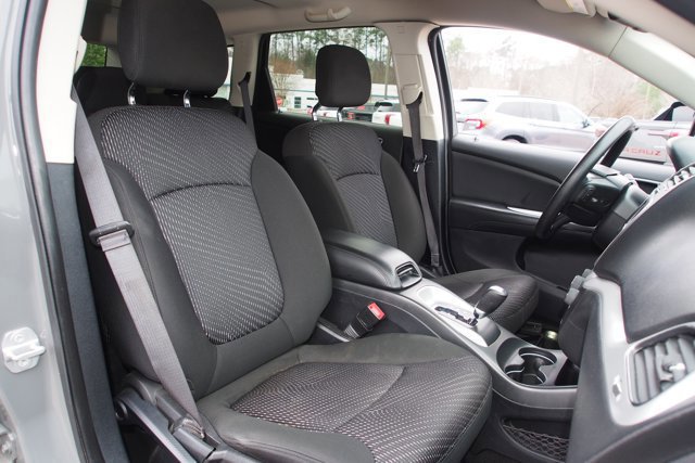 Used 2019 Dodge Journey SE image 11