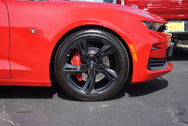 Used 2022 Chevrolet Camaro SS RWD image 4