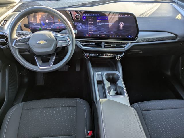 Used 2025 Chevrolet Equinox EV LT image 15