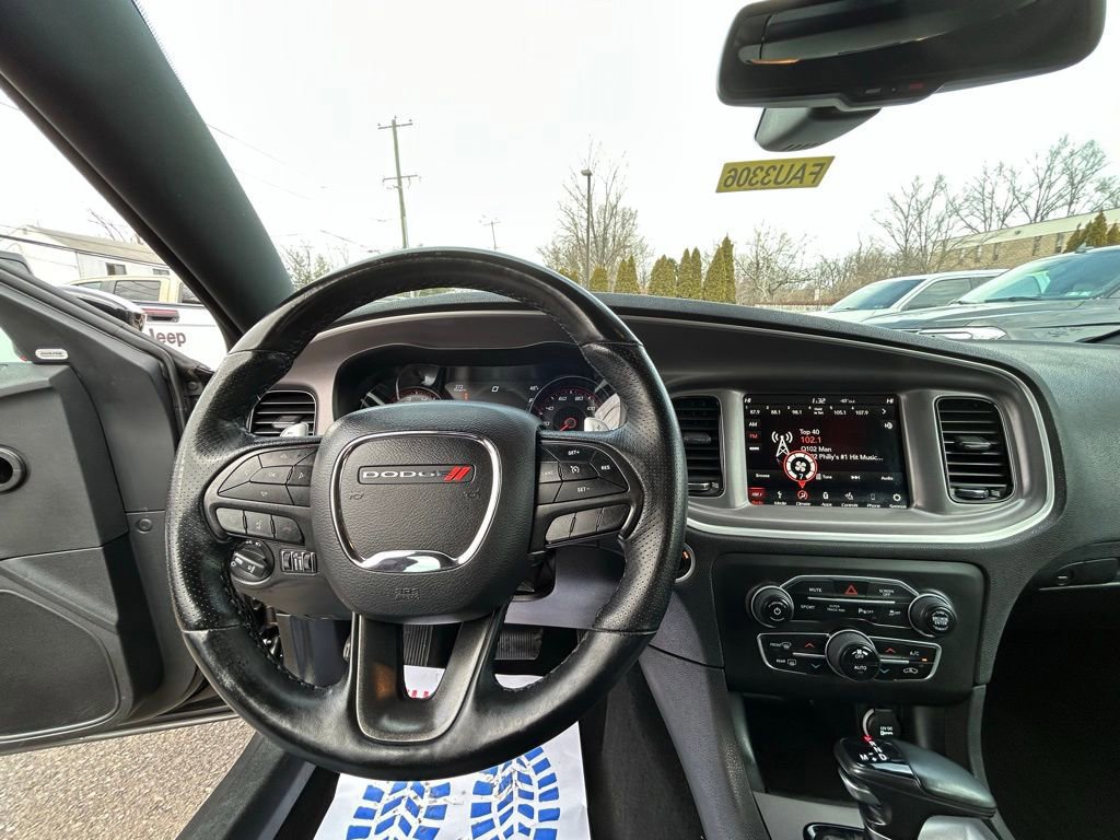 Used 2019 Dodge Charger SXT w/ Blacktop Package image 24