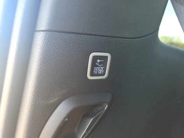 Used 2022 Jeep Wagoneer Series III w/ Premium Group I image 18