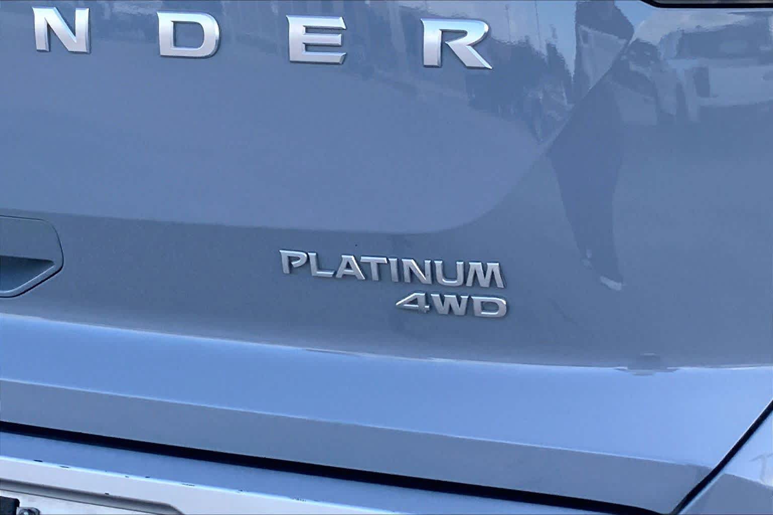 Used 2022 Nissan Pathfinder Platinum AWD/4WD image 29