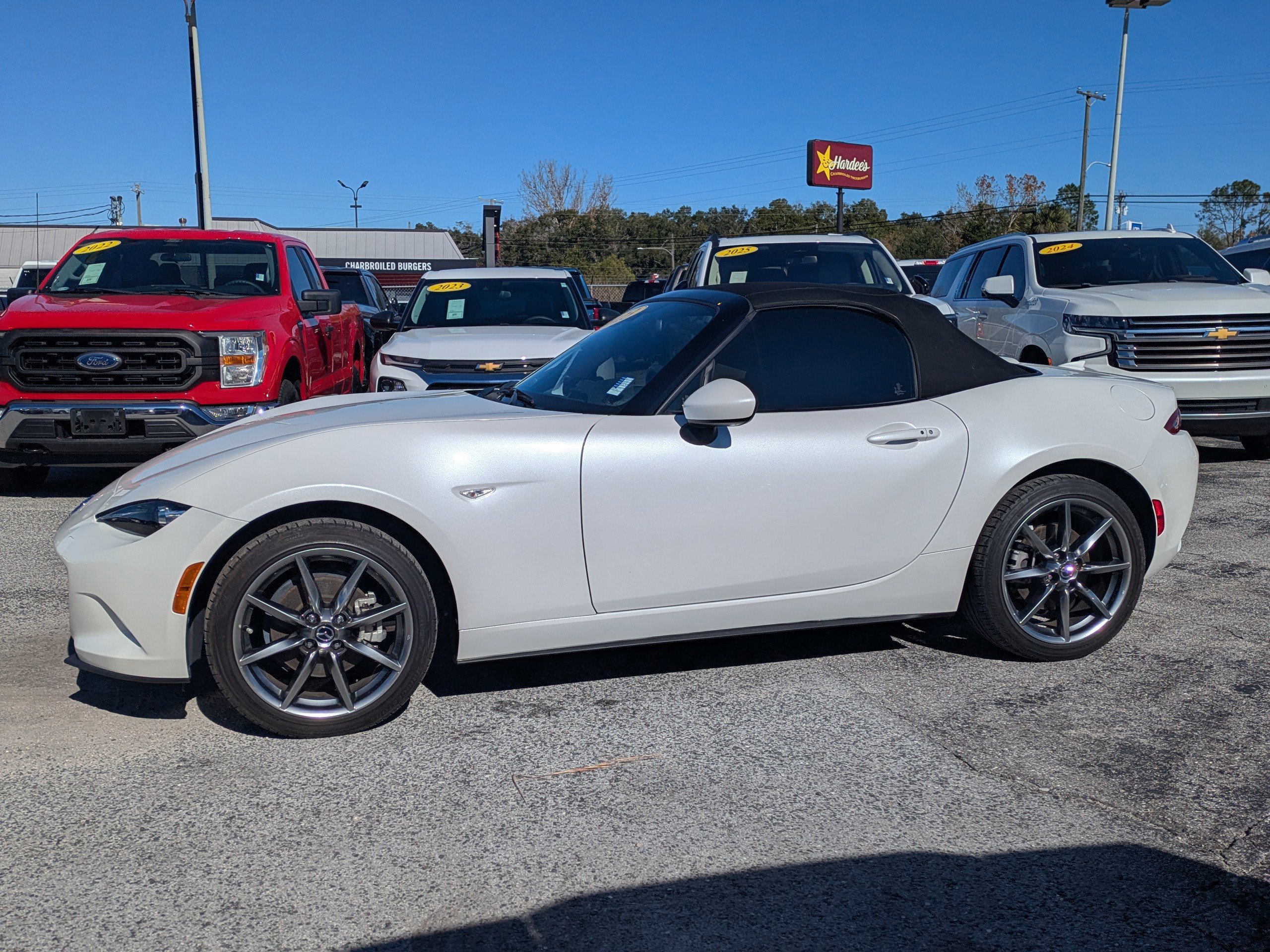 Used 2023 MAZDA MX-5 Miata Grand Touring image 2