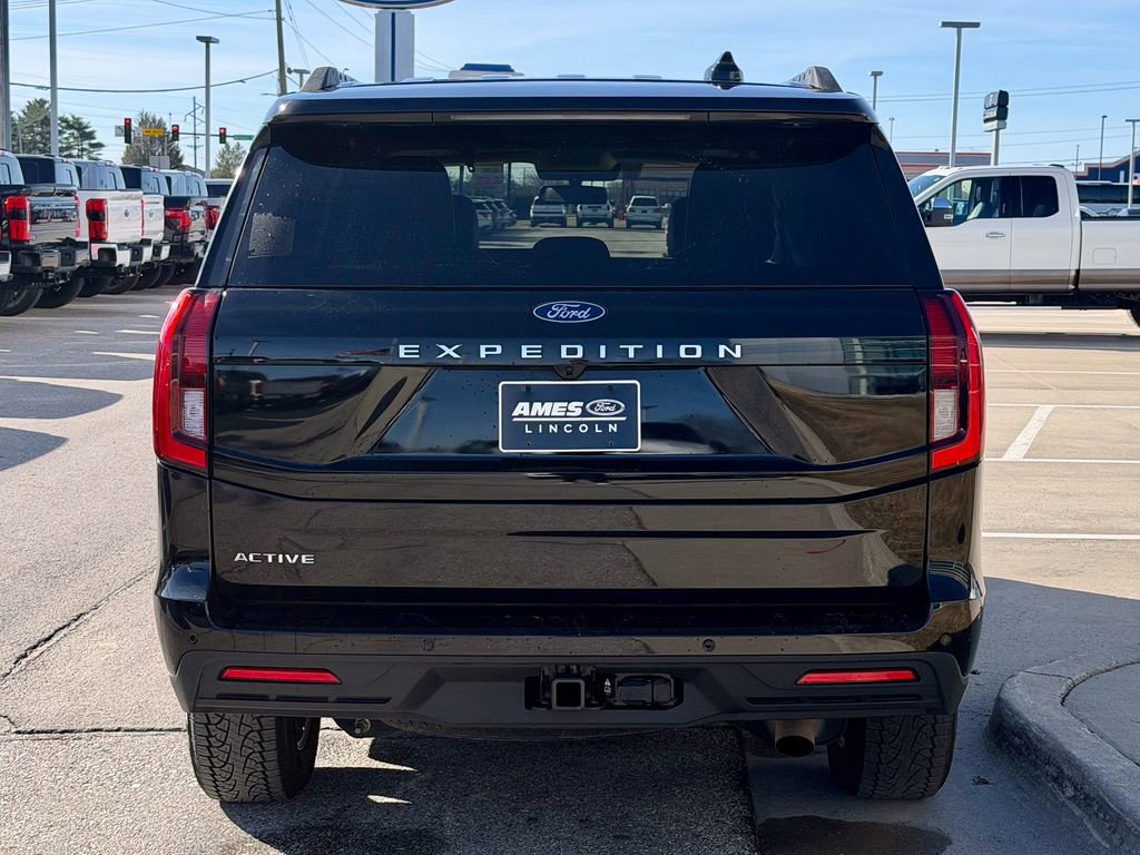 Certified 2025 Ford Expedition Active image 2