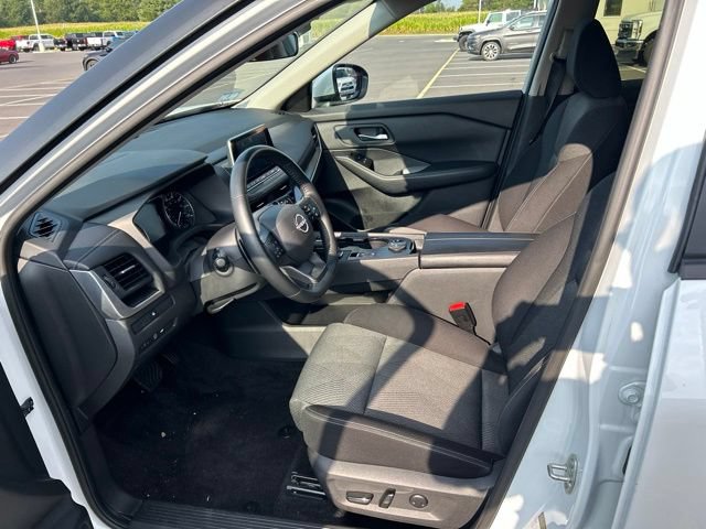 Used 2025 Nissan Rogue SV AWD/4WD image 10