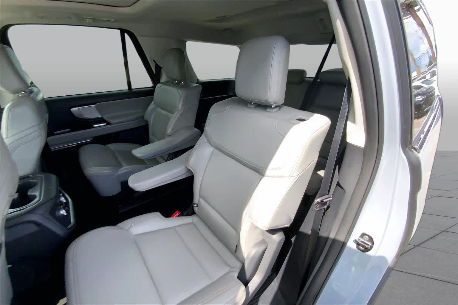 Certified 2025 Ford Expedition Active AWD/4WD image 20