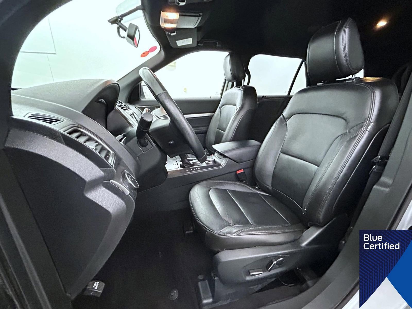 Certified 2018 Ford Explorer XLT w/ Equipment Group 202A image 10