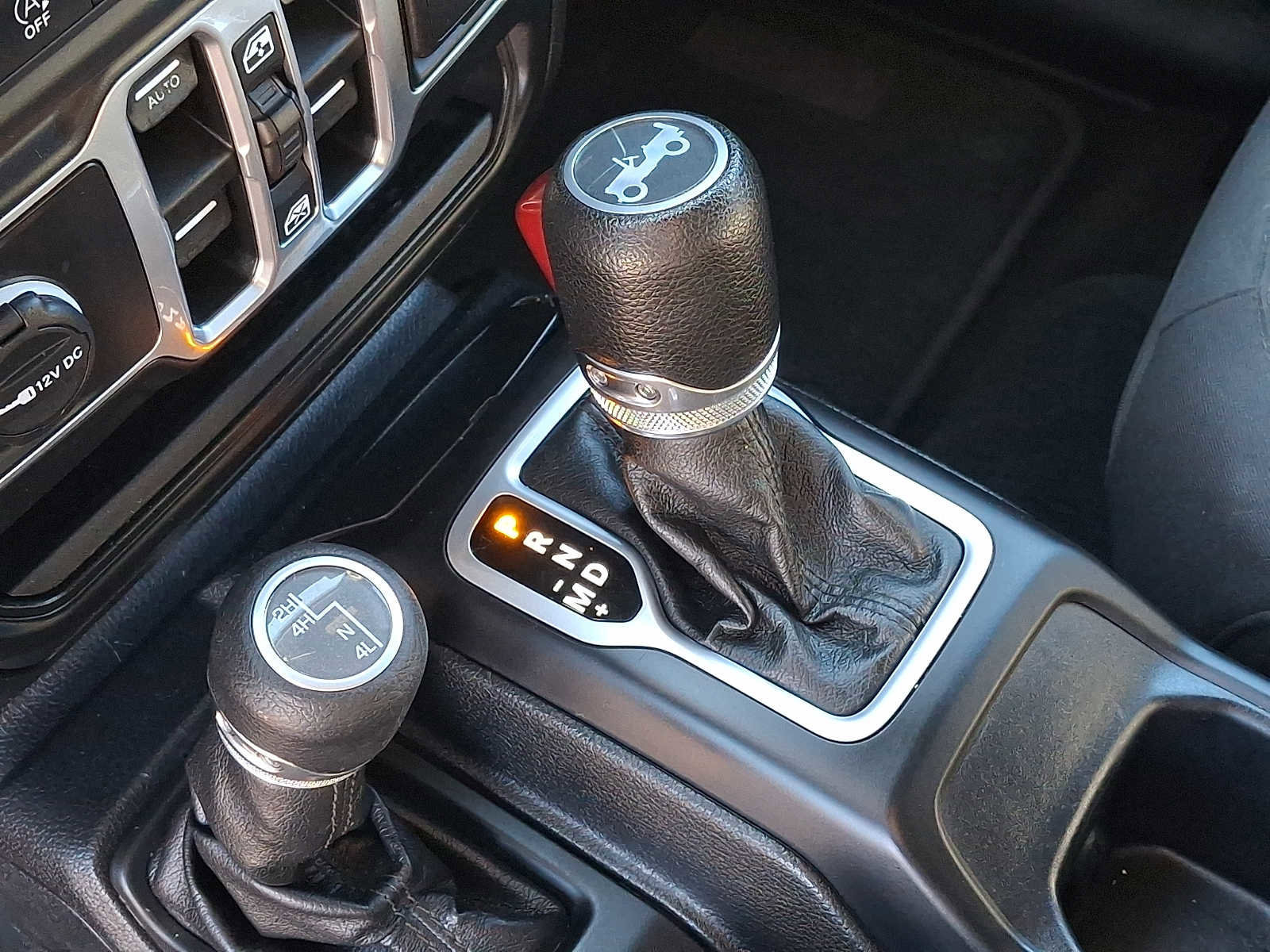 Used 2018 Jeep Wrangler Unlimited Sport S image 13