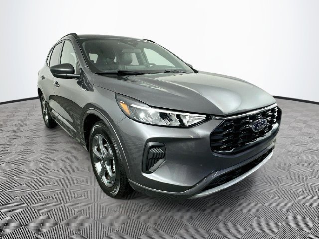 Certified 2023 Ford Escape ST-Line w/ Tech Pack #1 AWD/4WD image 4