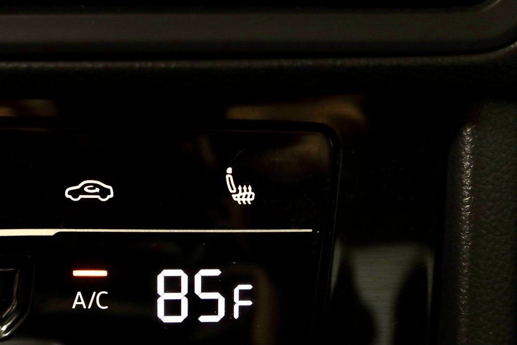 Used 2025 Volkswagen Jetta SE image 11